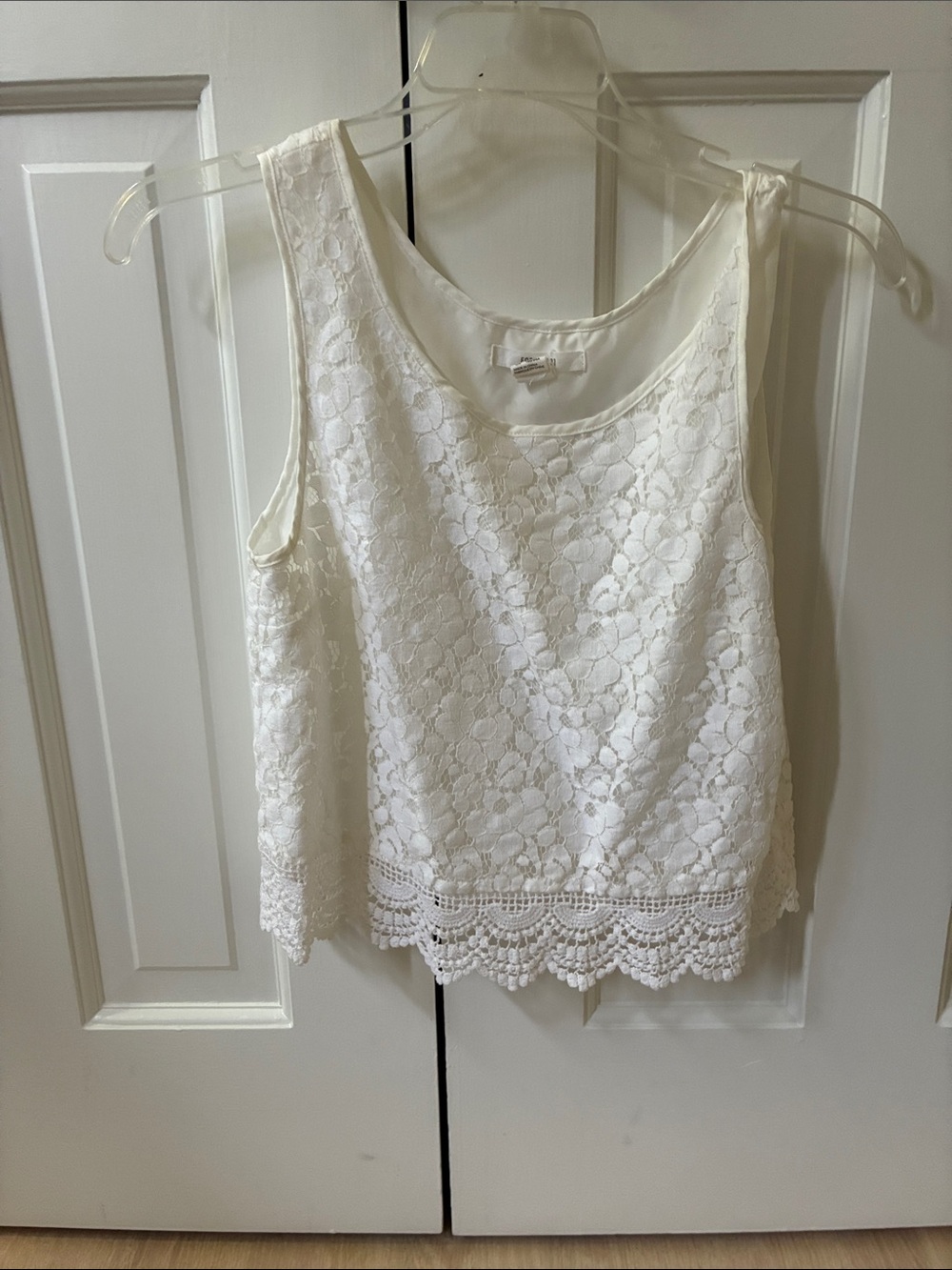 Forever 21 Cream Lace Crochet Hem Camisole